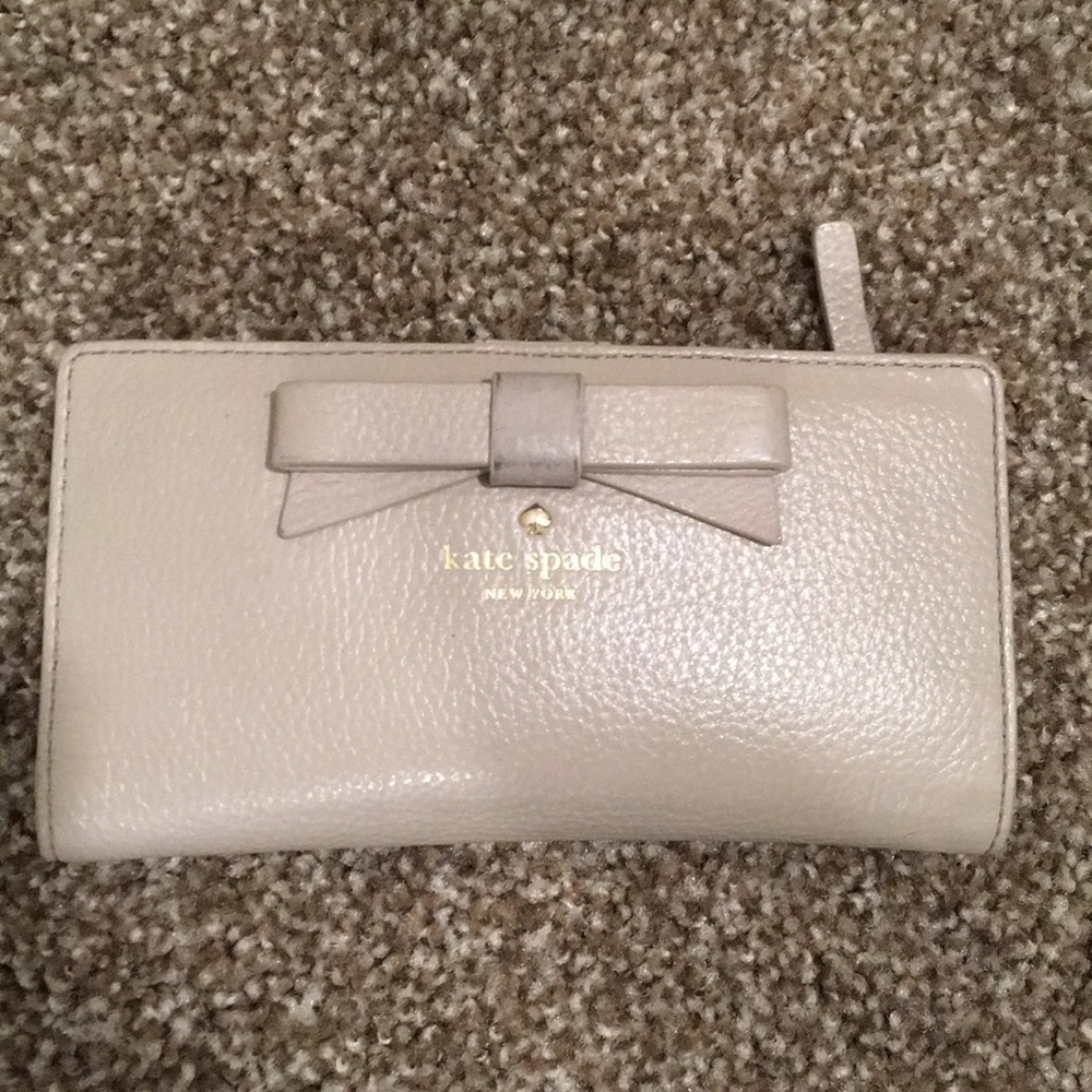 Kate Spade ♠️ Leather Wallet